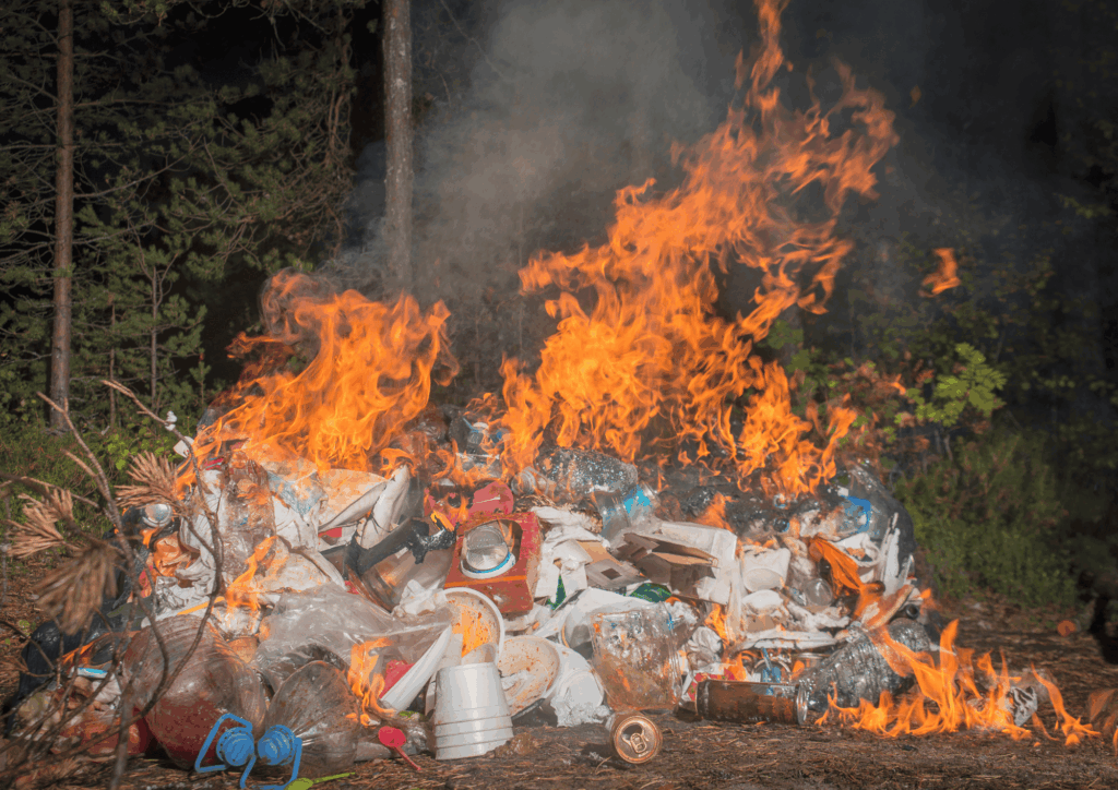 Suspended sentence for father and son importing and burning waste